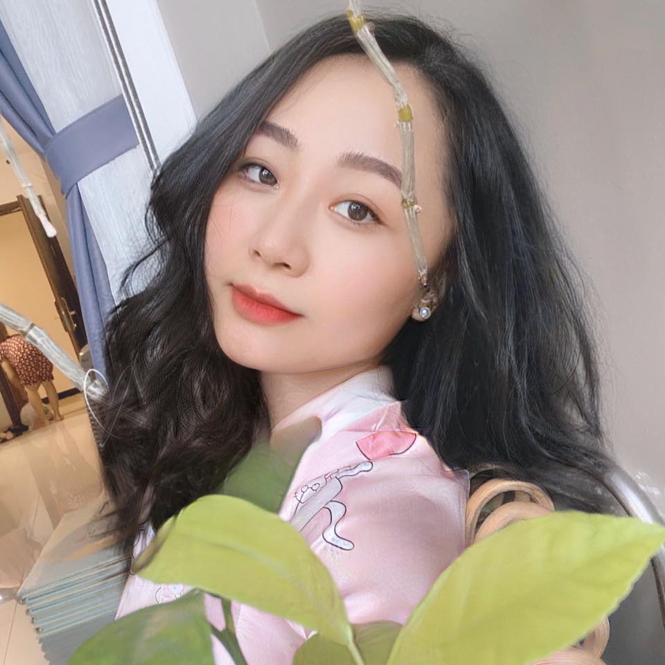 Hình ảnh xinh xắn của nữ tiếp viên hàng không trước khi bị xe Mercedes đâm thương tật vĩnh viễn 75% khiến nhiều người không khỏi xót xa-6