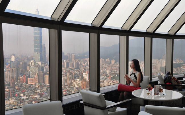 Hình ảnh xinh xắn của nữ tiếp viên hàng không trước khi bị xe Mercedes đâm thương tật vĩnh viễn 75% khiến nhiều người không khỏi xót xa-7