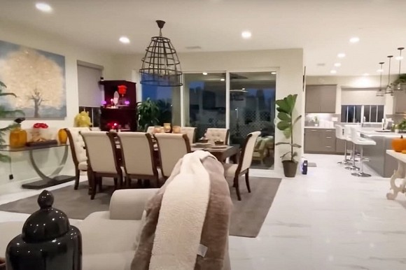 Ngắm không gian sống của diễn viên Bình minh châu thổ Hồ Xuân Đào ở Mỹ-5