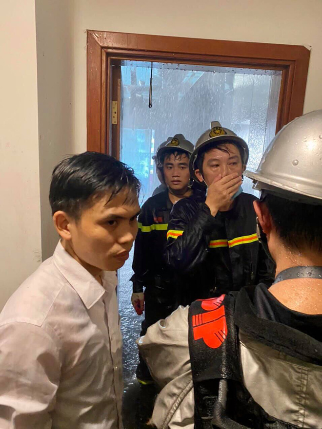 Hà Nội: Cháy lớn căn hộ chung cư tại Hồ Tùng Mậu, hàng trăm người dân tháo chạy-6