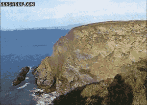 Thảnh thơi mặc bikini ngồi hóng gió trên bãi biển, cô gái không ngờ bản thân may mắn thoát khỏi Tử thần trong gang tấc-7