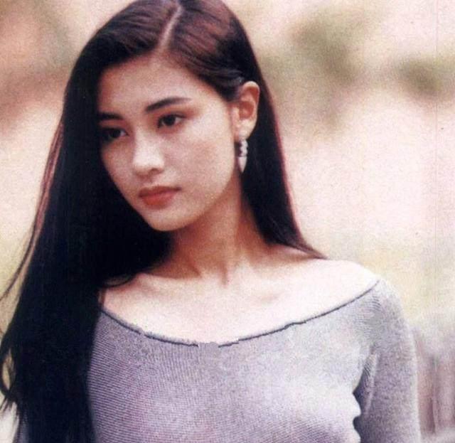 Hoa hậu đẹp nhất Hồng Kông Lý Gia Hân bị chỉ trích vì đăng ảnh thân mật quá mức, ăn mặc hớ hênh khi ở cùng con trai-2