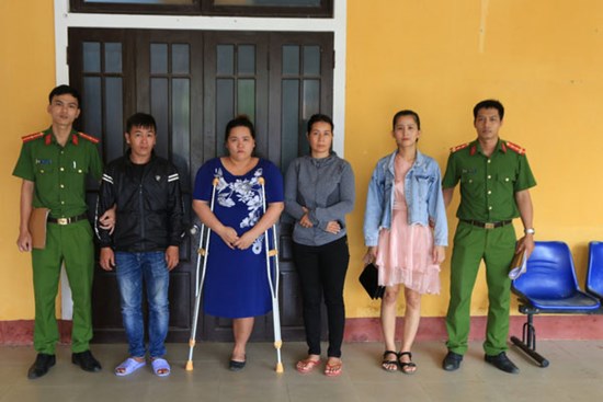 Danh tính 4 đối tượng lột đồ, đánh vào vùng kín cô gái trẻ ở Thừa Thiên - Huế