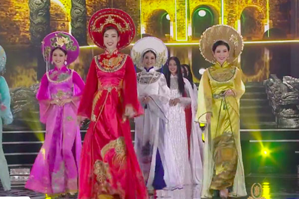 Hết nhiệm kỳ Hoa hậu, Tiểu Vy quất luôn bộ váy hở bạo nhất nhưng cũng là... xấu nhất từ trước đến nay-10