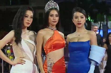 Bóc trần nhan sắc thật của dàn mỹ nhân trên thảm đỏ Hoa hậu Việt Nam 2020: Đỗ Mỹ Linh như già thêm vài tuổi, Kiều Loan môi tều lạ hoắc, còn Tiểu Vy thì sao?-6