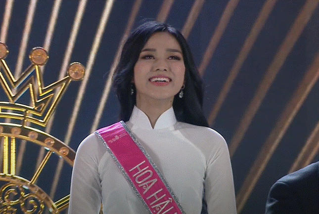 Biểu cảm khó hiểu của Tân Hoa hậu Việt Nam 2020: Mắt muốn khóc nhưng miệng thì muốn cười, có lúc lại thẫn thờ?-5