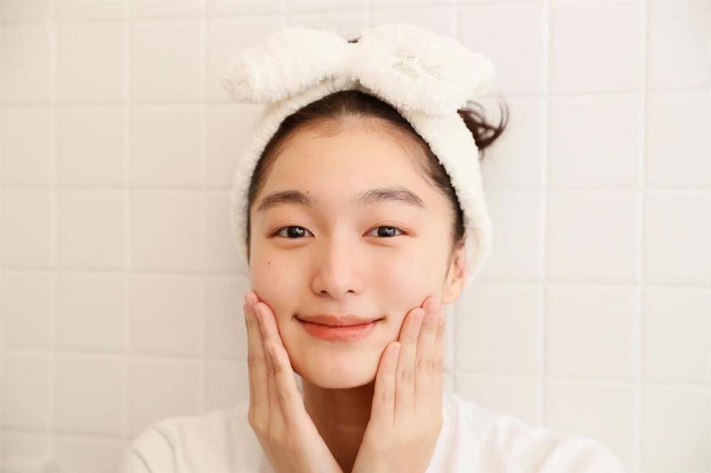 Để da căng mướt gấp 10 lần bình thường, phụ nữ Nhật có thêm chiêu chườm dầu chuyên được dùng trong mùa lạnh-3