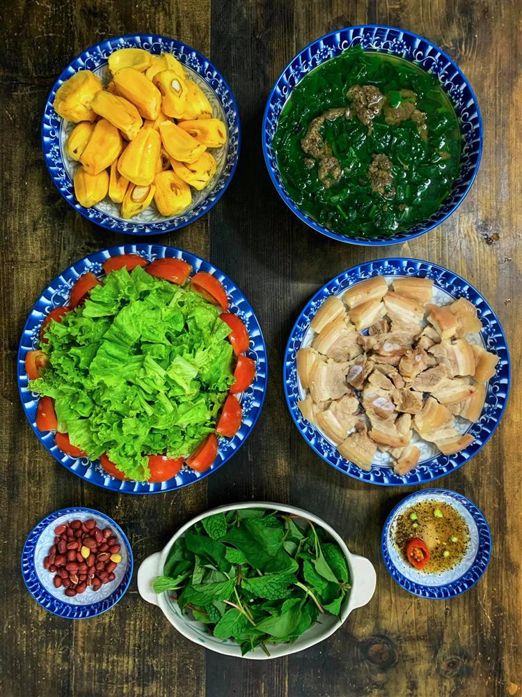 Có gì ở mâm cơm của đôi vợ chồng trẻ mà sau 2 giờ đăng tải đã nhận hơn ngàn lượt like từ cộng đồng mạng?-3