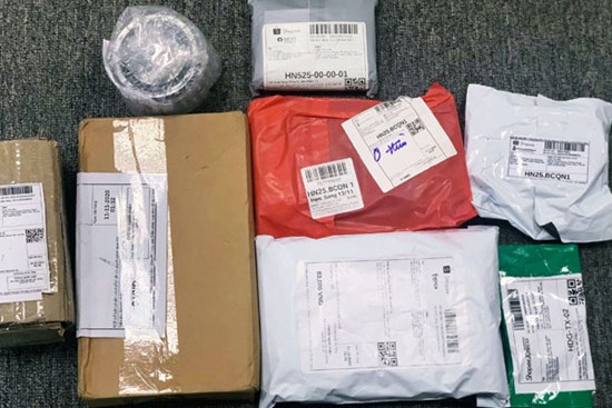 Săn sale: Hàng đi 7 vòng trái đất chưa đến tay, giảm giá 1.000 đồng phí ship 1,9 triệu