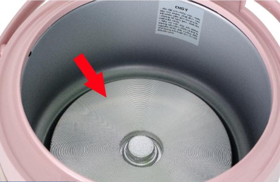 Nồi cơm điện có 1 vị trí cần được vệ sinh thường xuyên, làm đúng sẽ tiết kiệm cả triệu tiền điện mỗi năm-1