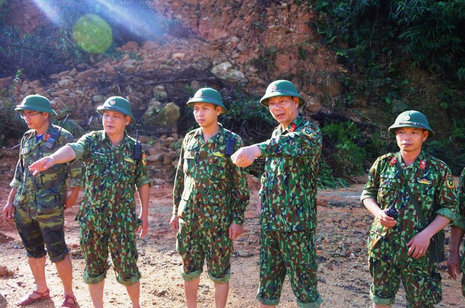 Mưa lớn bất ngờ cuốn trôi đập tạm ngăn nước tìm kiếm người mất tích tại Rào Trăng 3-1