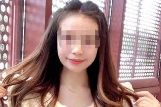 Cô dâu bị giết ngay trước hôn lễ, mẹ ruột biết tin liền đến hiện trường nhưng bị cảnh sát ngăn cản nhìn con vì bộ dạng của nạn nhân