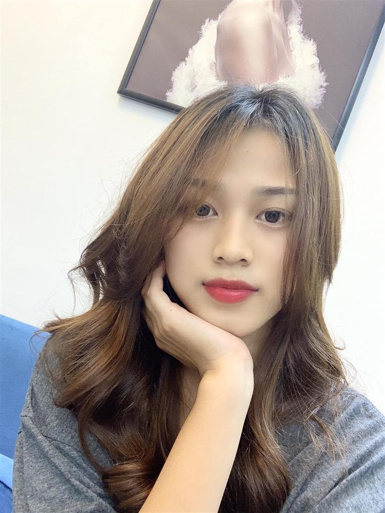 Nàng Tân Hoa hậu 19 tuổi chỉ mê 2 sắc son chân ái: Gợi ý ngay cho nàng 4 cây son với màu na ná để có nhan sắc tựa Bông hậu-8