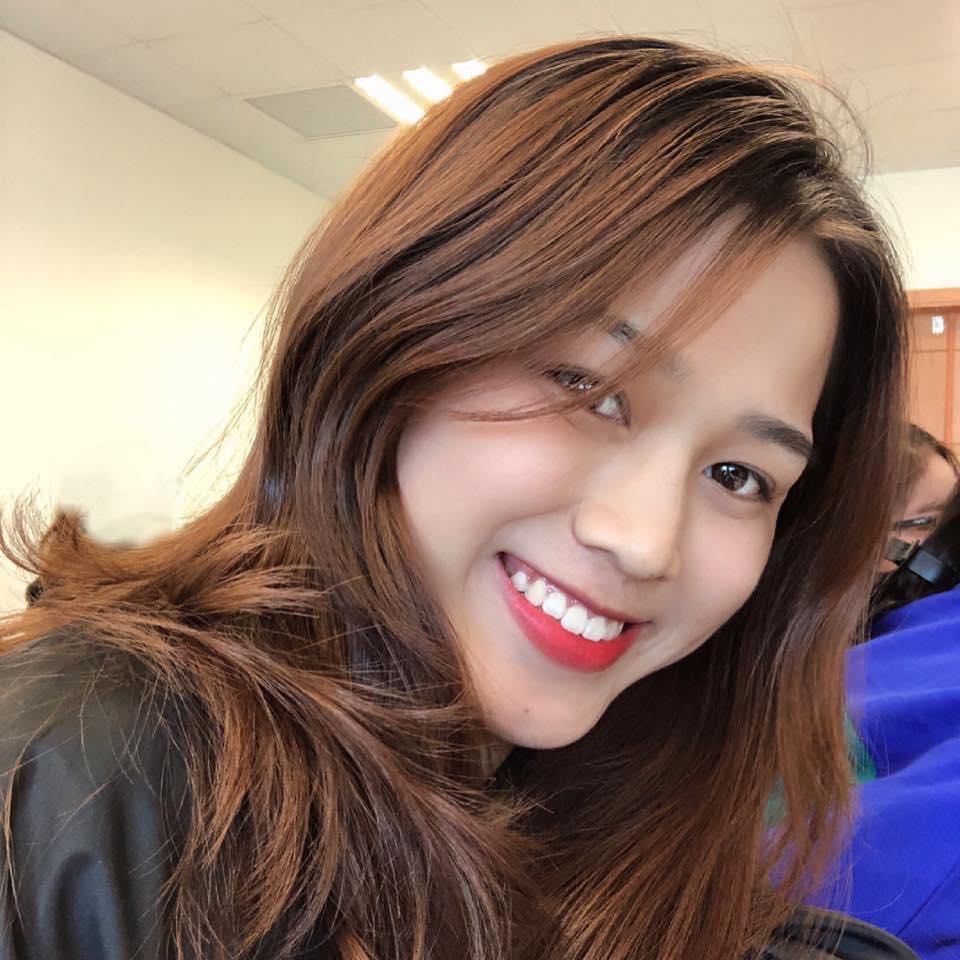 Nàng Tân Hoa hậu 19 tuổi chỉ mê 2 sắc son chân ái: Gợi ý ngay cho nàng 4 cây son với màu na ná để có nhan sắc tựa Bông hậu-9