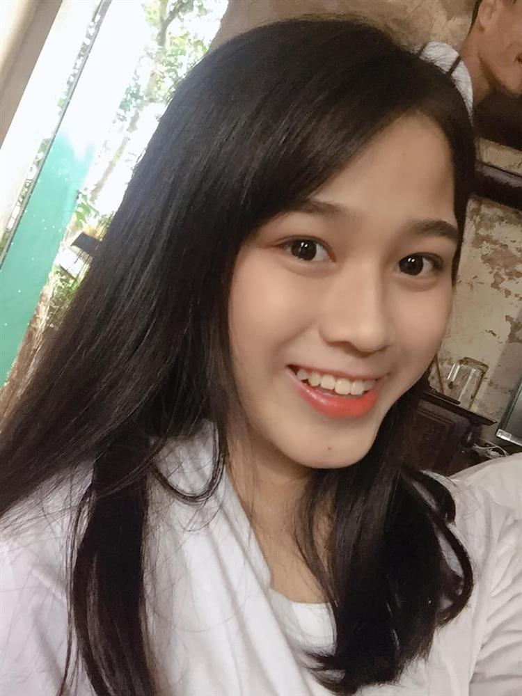 Nàng Tân Hoa hậu 19 tuổi chỉ mê 2 sắc son chân ái: Gợi ý ngay cho nàng 4 cây son với màu na ná để có nhan sắc tựa Bông hậu-11