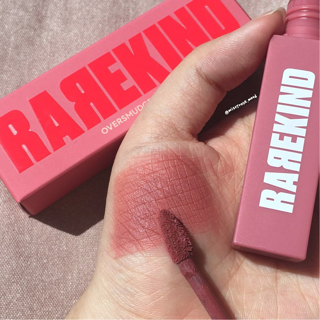 Nàng Tân Hoa hậu 19 tuổi chỉ mê 2 sắc son chân ái: Gợi ý ngay cho nàng 4 cây son với màu na ná để có nhan sắc tựa Bông hậu-22