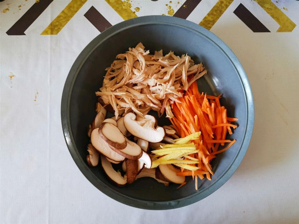 Dùng nồi cơm điện nấu cháo gà buổi tối, hôm sau cả nhà có món cháo nóng hổi cực ngon ăn sáng-3