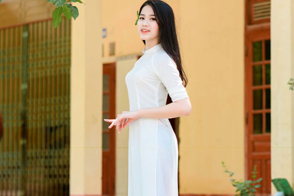 Chỉ khoảng vài tháng trước, Tân HH Đỗ Thị Hà từng có dáng kém thon, khuôn mặt to tròn phải dùng tóc mái che nhược điểm-11