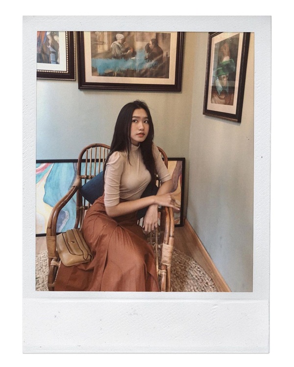 Nàng thơ mới của Đoàn Văn Hậu: Mặt mộc không tỳ vết, tưởng style bánh bèo điệu đà hóa ra cũng chất khỏi bàn-9