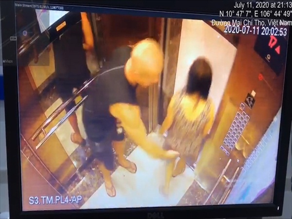 Người phụ nữ bị vỗ mông trong thang máy ở TP.HCM