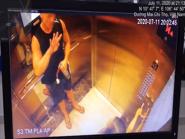 Người phụ nữ bị vỗ mông trong thang máy ở TP.HCM-2