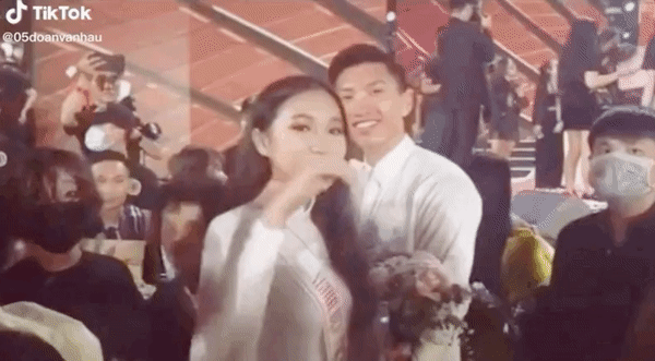 Doãn Hải My đơ toàn tập khi bất ngờ được hỏi thân với Văn Hậu lâu chưa ở đêm Chung kết Hoa hậu Việt Nam-3