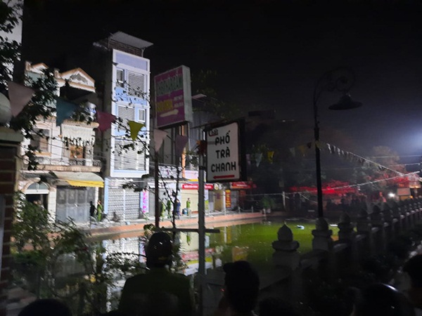 Hà Nội: Nghi do mâu thuẫn tiếng ồn, người đàn ông điên cuồng ném bom xăng sang nhà hàng xóm-2