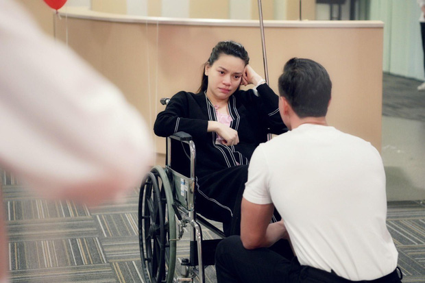 Lộ hậu trường ảnh cưới của Hà Hồ - Kim Lý: Cô dâu trao cho chồng nụ hôn nồng thắm, nhìn đã thấy hạnh phúc lây!-5