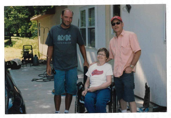 Bắt gặp gã ăn xin đáng thương, người đàn ông đăng đàn kêu gọi giúp đỡ rồi nhận được cuộc gọi làm thay đổi cuộc đời của người kia mãi mãi-4