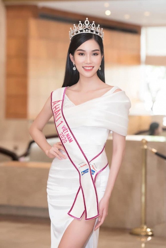 Á hậu 1 Phạm Ngọc Phương Anh và Hoa hậu HHen Niê chỉ uống thứ nước này mà cũng sở hữu thân hình quyến rũ-1