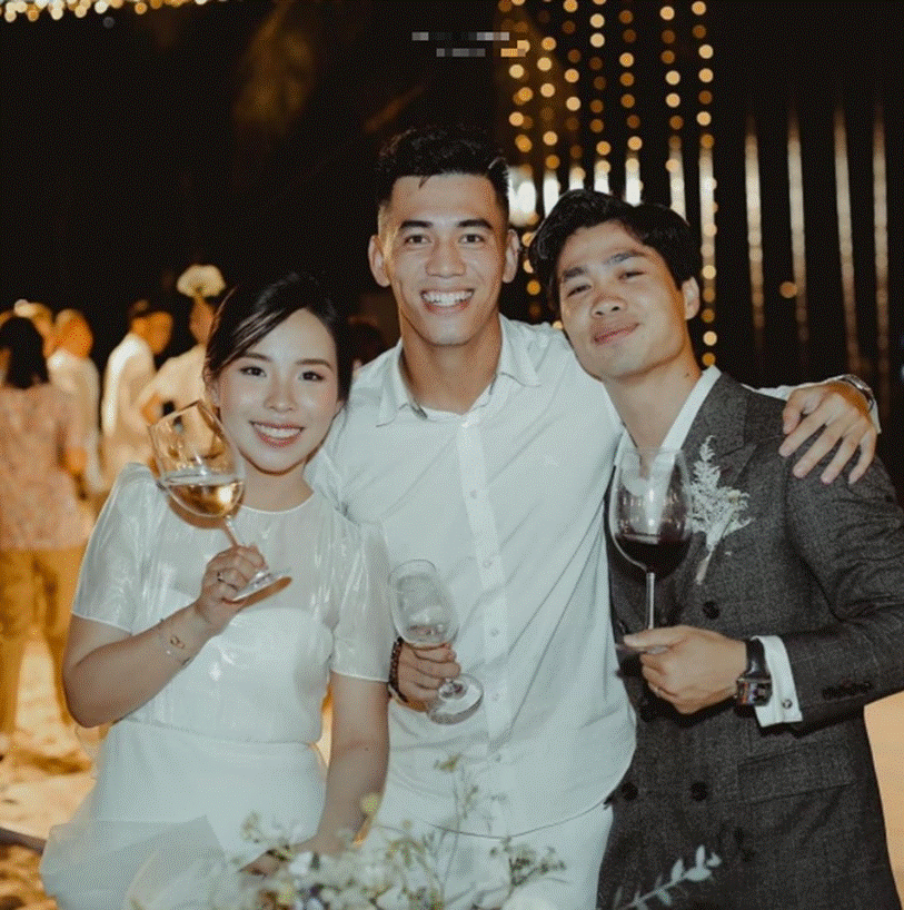 Dàn cầu thủ lần lượt đăng ảnh chính thức trong đám cưới Công Phượng, đáng chú ý Đức Huy còn tiết lộ cả tiền mừng cưới-2
