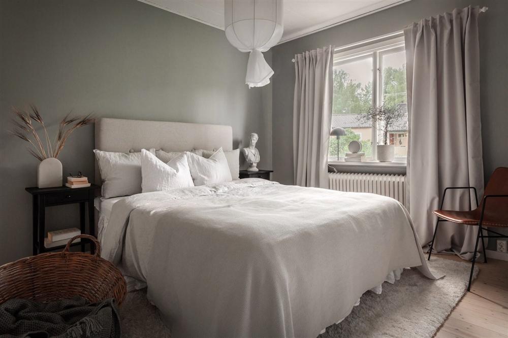 Căn nhà cấp 4 màu xanh da trời nhìn ngoài thì bình thường mà bên trong khiến ai cũng sững sờ-22