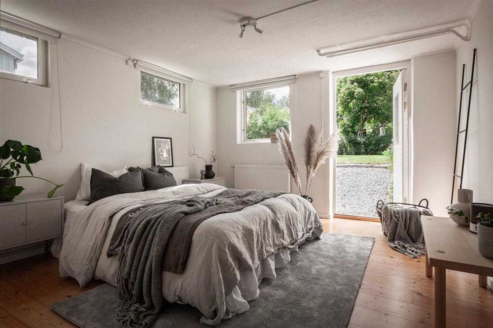 Căn nhà cấp 4 màu xanh da trời nhìn ngoài thì bình thường mà bên trong khiến ai cũng sững sờ-26