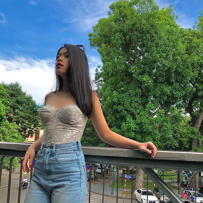 Con gái 16 tuổi của Chiều Xuân: Lại gây tranh cãi vì ăn mặc táo bạo so với lứa tuổi, trước đó từng được mẹ dạy dỗ như này-2