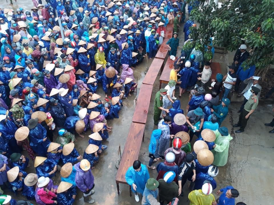 Thủy Tiên kết thúc hơn 40 ngày viện trợ miền Trung, hứa hẹn công khai sao kê minh bạch-4