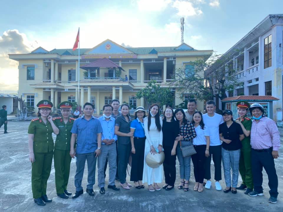 Thủy Tiên kết thúc hơn 40 ngày viện trợ miền Trung, hứa hẹn công khai sao kê minh bạch-8