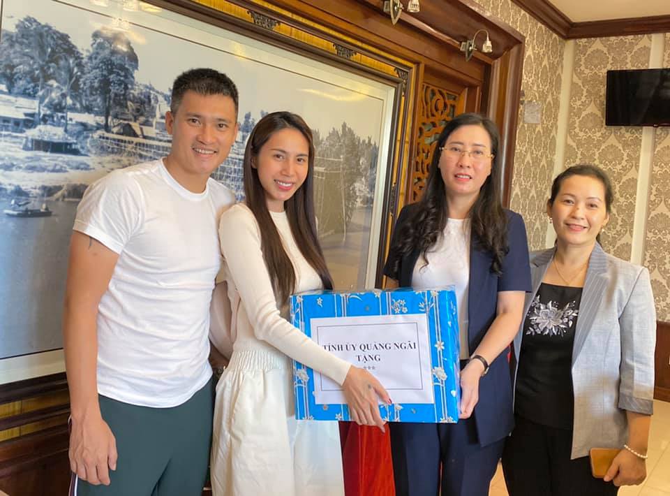 Thủy Tiên kết thúc hơn 40 ngày viện trợ miền Trung, hứa hẹn công khai sao kê minh bạch-10