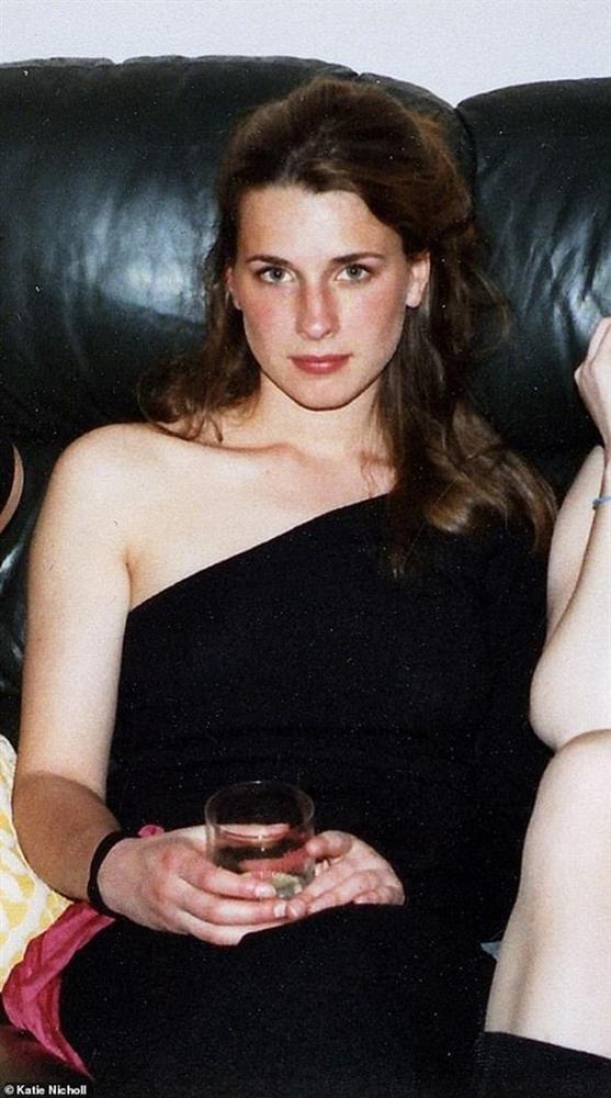 Lộ danh sách tình cũ của Hoàng tử William và Công nương Kate: Người làm rể Hoàng gia, kẻ từ tình địch thành bạn thân hai vợ chồng-5