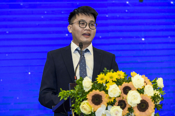 Vingroup trao gần 40 tỷ đồng học bổng thạc sĩ, tiến sĩ KHCN-2