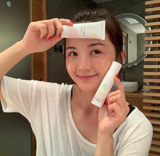 Các mỹ nhân 30+ có 6 tuyệt đỉnh bí kíp skincare mà nếu copy theo, làn da của bạn cũng lão hóa ngược như họ-4