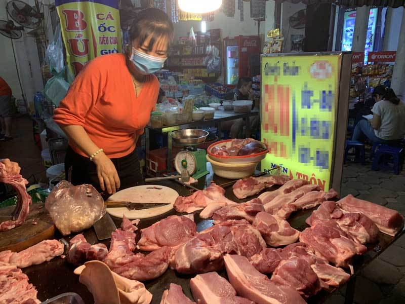 Qua đỉnh lịch sử, thịt lợn tại chợ về mức giá rẻ nhất năm-1