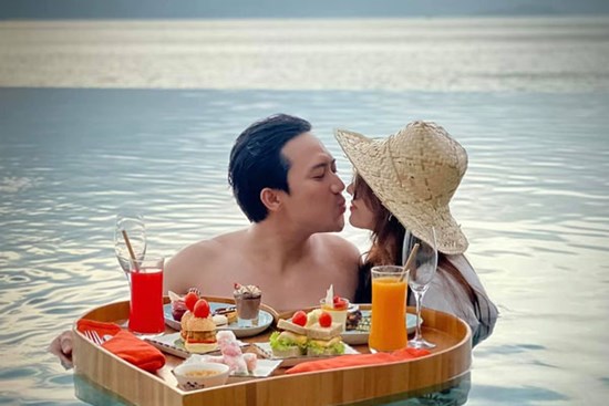 Trấn Thành khoe ảnh liên hoàn