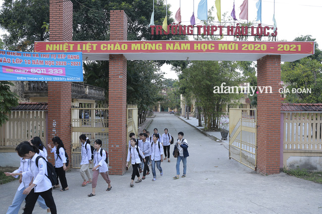 Ghé thăm ngôi trường cấp 3 nơi Đỗ Thị Hà từng theo học, thầy giáo chủ nhiệm tiết lộ điều đặc biệt về Hoa hậu Việt Nam 2020-2