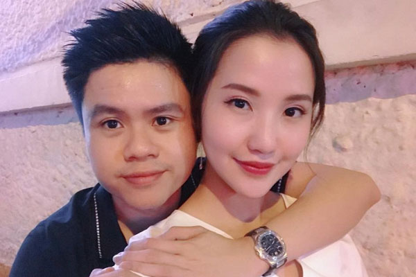 Lộ dàn phù dâu cầm chiếc phong bao lì xì có in logo doanh nghiệp nhà thiếu gia Phan Thành, đám hỏi đã chính xác 100%?-6