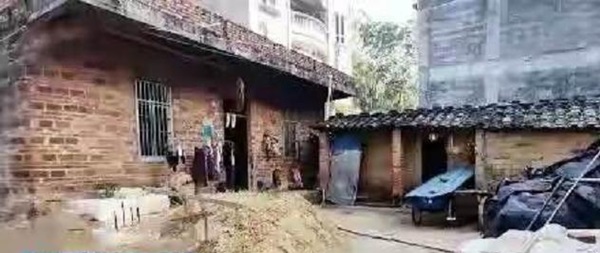 Gã hàng xóm xâm hại em gái 8 tuổi, anh trai 11 tuổi âm thầm chụp ảnh tố cáo với cảnh sát, hình ảnh được tiết lộ gây phẫn nộ-1