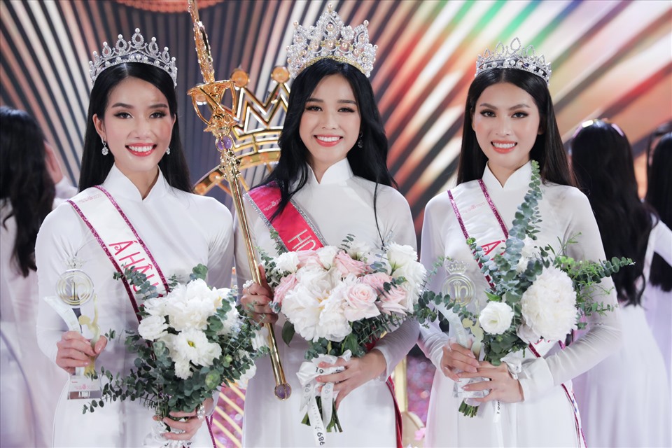Chỉ khoảng vài tháng trước, Tân HH Đỗ Thị Hà từng có dáng kém thon, khuôn mặt to tròn phải dùng tóc mái che nhược điểm-1