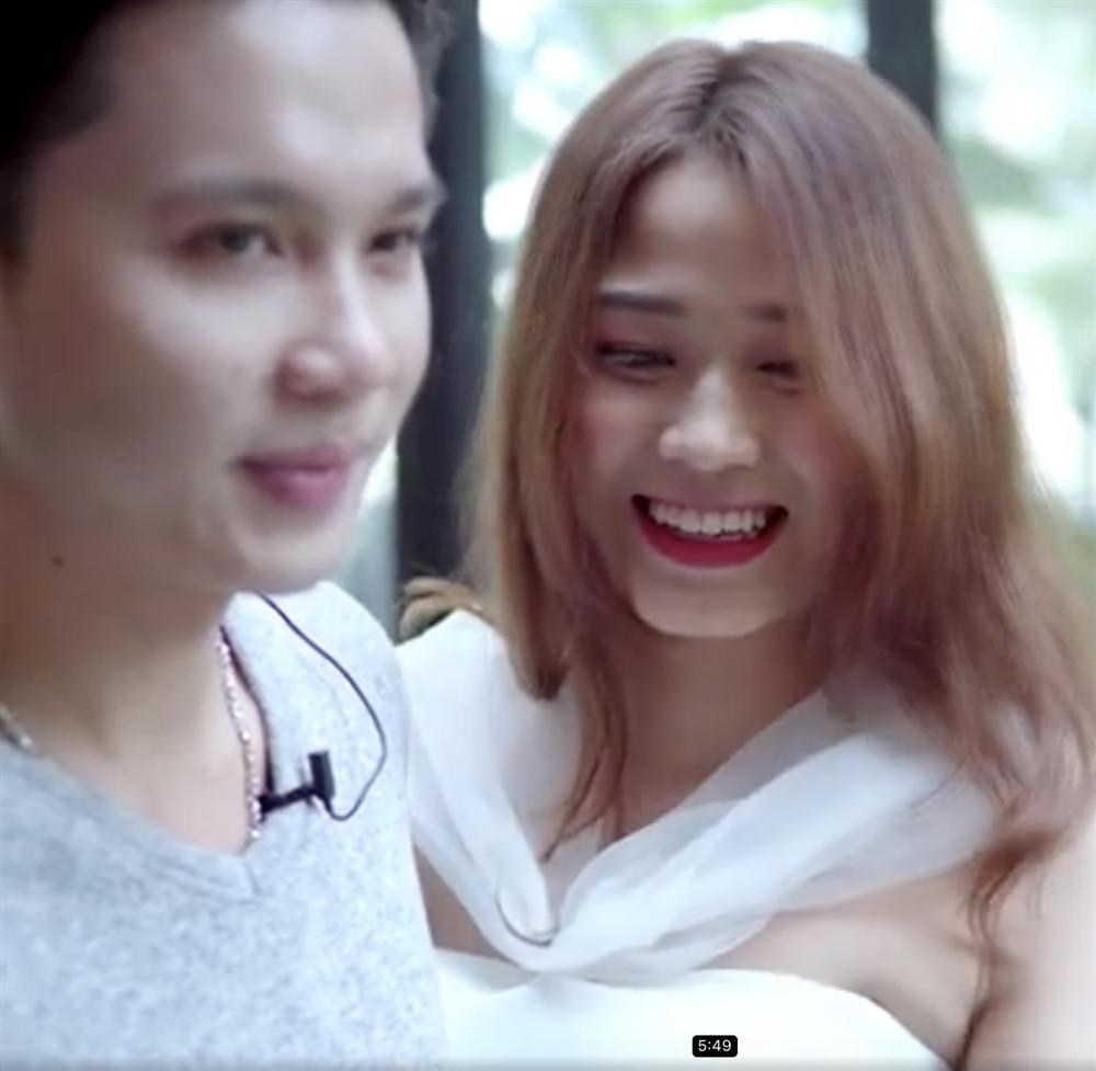 Chỉ khoảng vài tháng trước, Tân HH Đỗ Thị Hà từng có dáng kém thon, khuôn mặt to tròn phải dùng tóc mái che nhược điểm-6