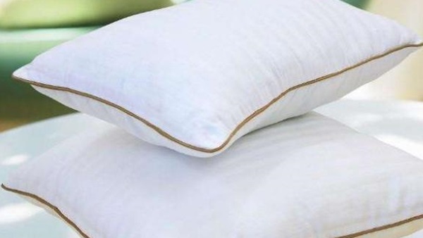 Vỏ gối màu vàng có mùi mồ hôi dầu? Đây là cách tẩy trắng cực đơn giản và an toàn-6