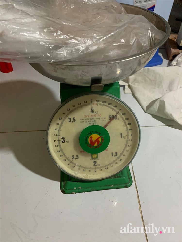 Mua hai cân mực đổi gió cho bữa cơm gia đình, mẹ đảm tá hỏa vì con mực đông lạnh cách nhau cả ngàn cây số, rã đông xong cân thử thì chỉ biết khóc ròng-6