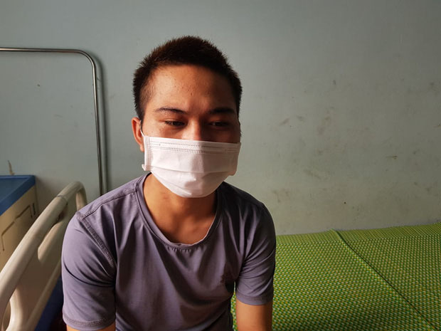 Nạn nhân thứ 2 bị bà chủ quán bánh xèo đánh đập: Bà chủ cầm dao chém vào tay, không cho đi khâu, vết thương không cầm máu được-1